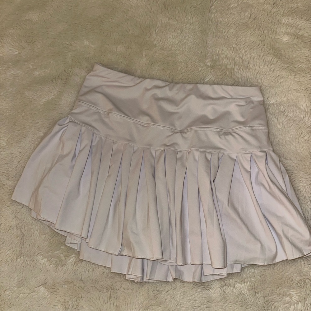 Elegant Cream Pleated Mini Skirt